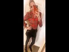 Dirty Talking British Model Masturbates